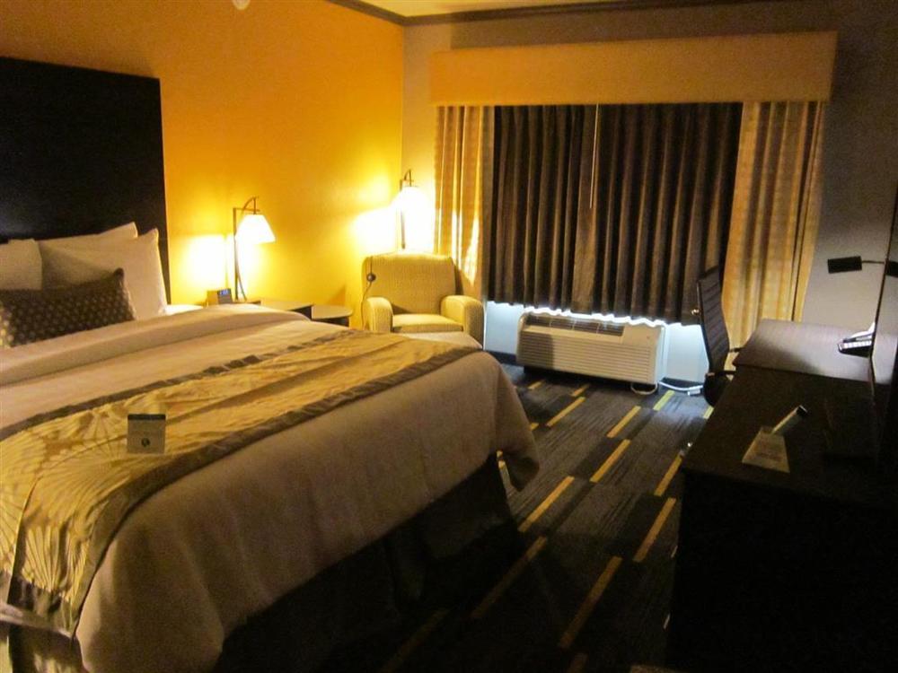 Best Western Plus Emerald Inn & Suites Garden City Phòng bức ảnh