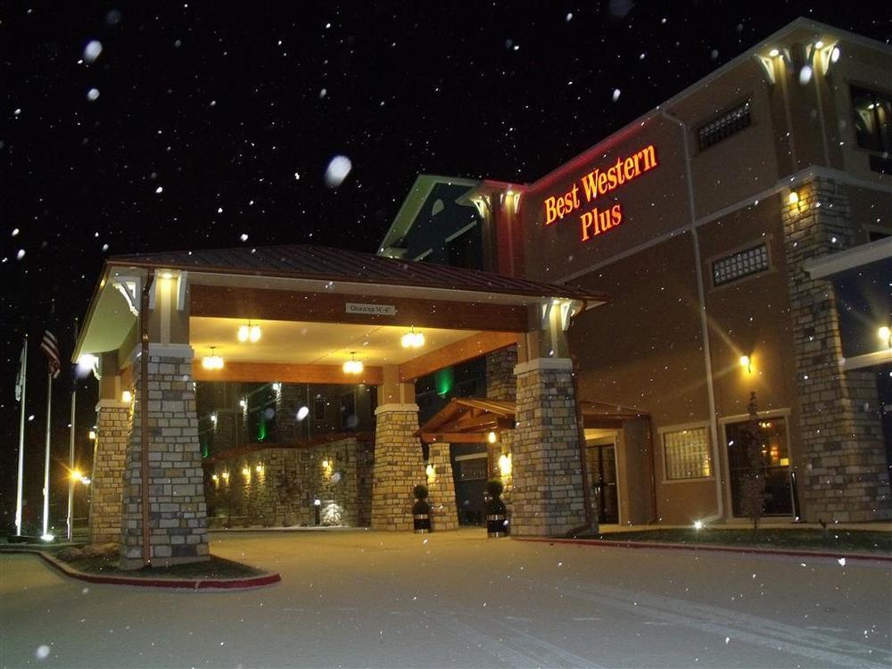 Best Western Plus Emerald Inn & Suites Garden City Ngoại thất bức ảnh