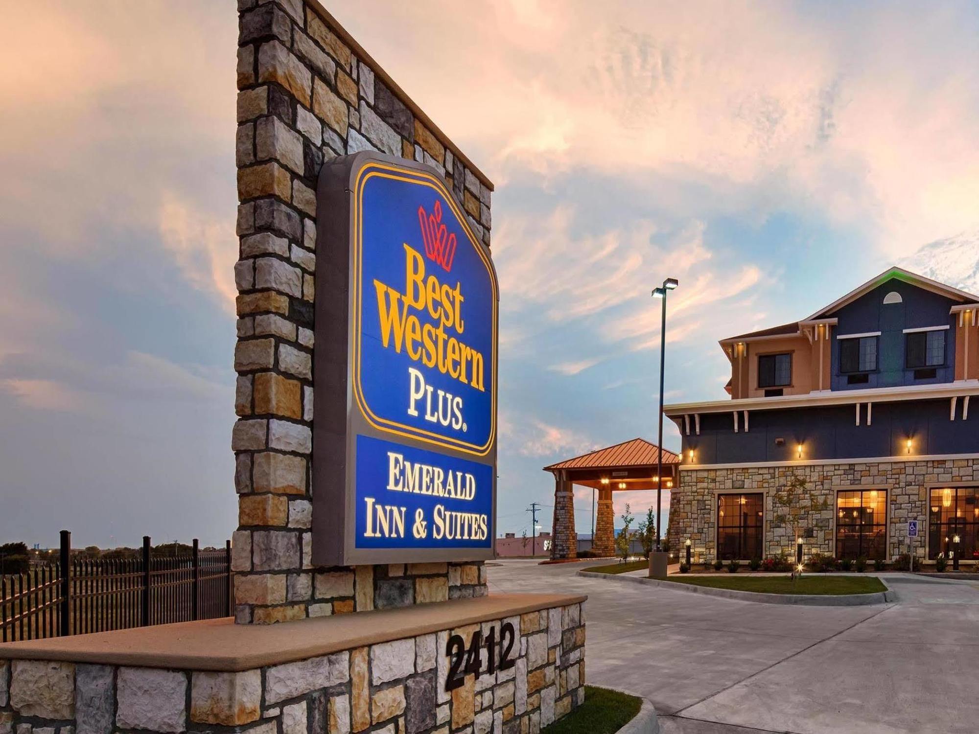 Best Western Plus Emerald Inn & Suites Garden City Ngoại thất bức ảnh